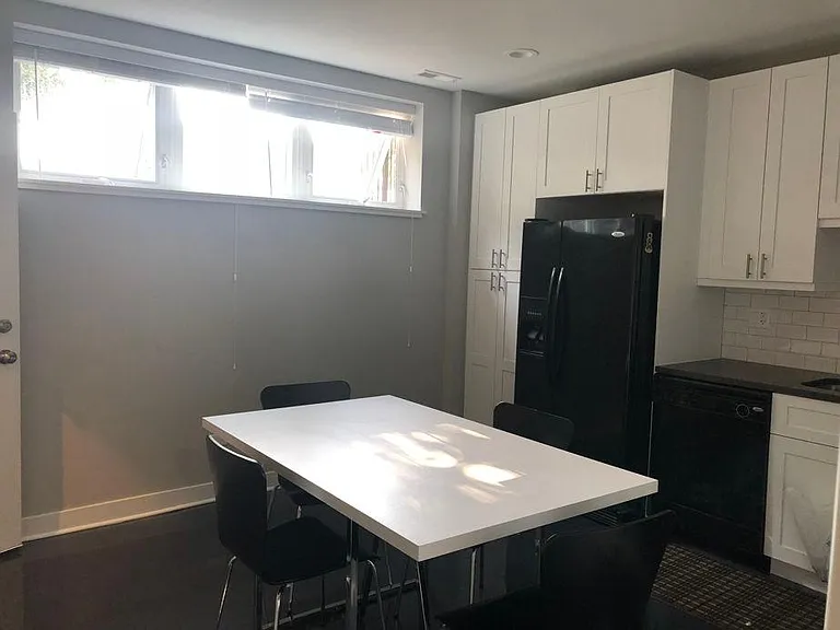 1017 S Claremont Ave #1 — Photo 8