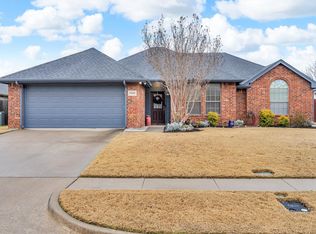 6209 Cynthia Dr, Midlothian, TX 76065