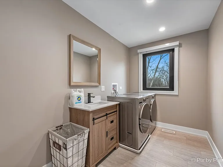 148 Oak St — Photo 22
