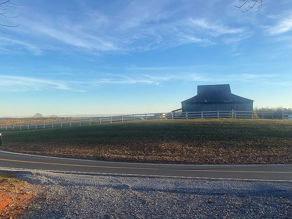 Spectacular front drive way 