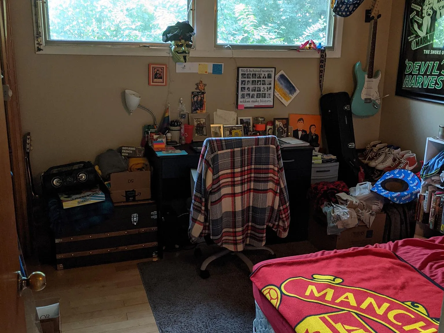 3 bed, 1.5 bath, 1200 sqft, $1,989 — Photo 3