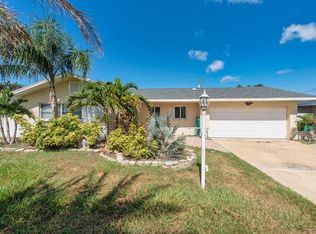8972 111th St, Seminole, FL 33772
