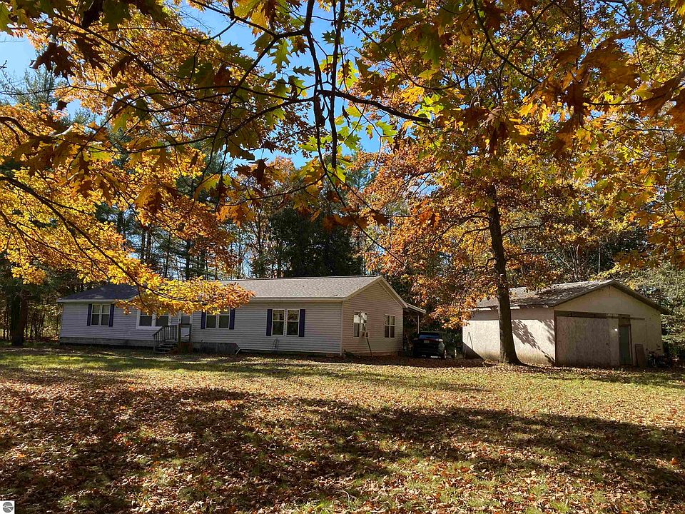 1st image of 3565 Chrivia Rd