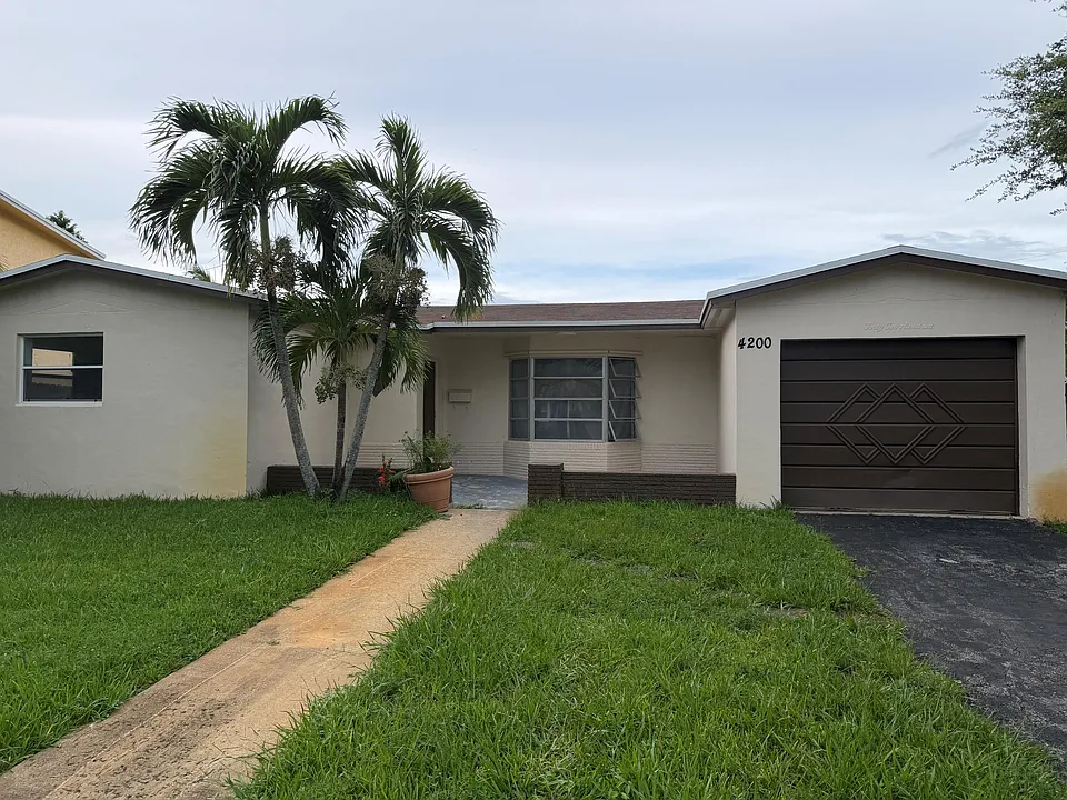 4200 NW 37th Ter