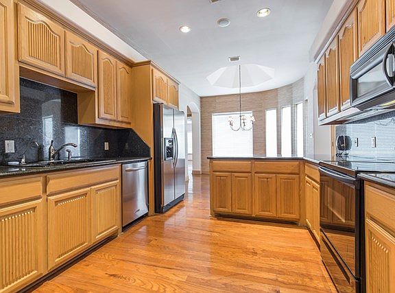 5th image of 2314 Red River Dr