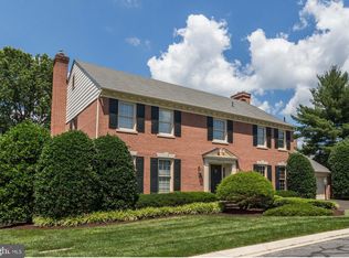 9513 Fox Hollow Dr, Rockville, MD 20854
