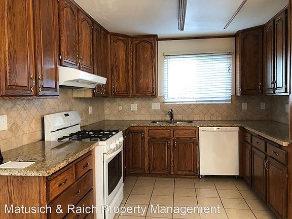 3rd image of 6343 Vegas Dr