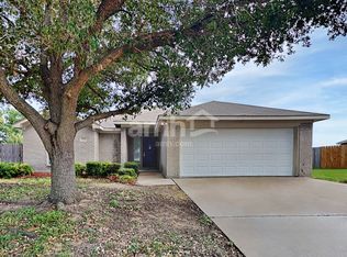 1039 Winepress Rd, Burleson, TX 76028