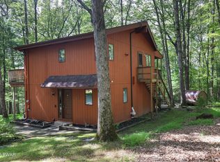 99 Cedar Ridge Rd, Hawley, PA 18428