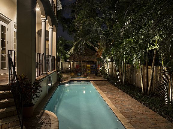 4th image of 609 Bosphorous Ave