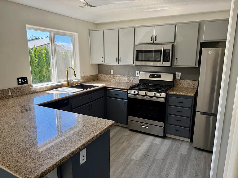 5067 Royal Ave — Photo 11