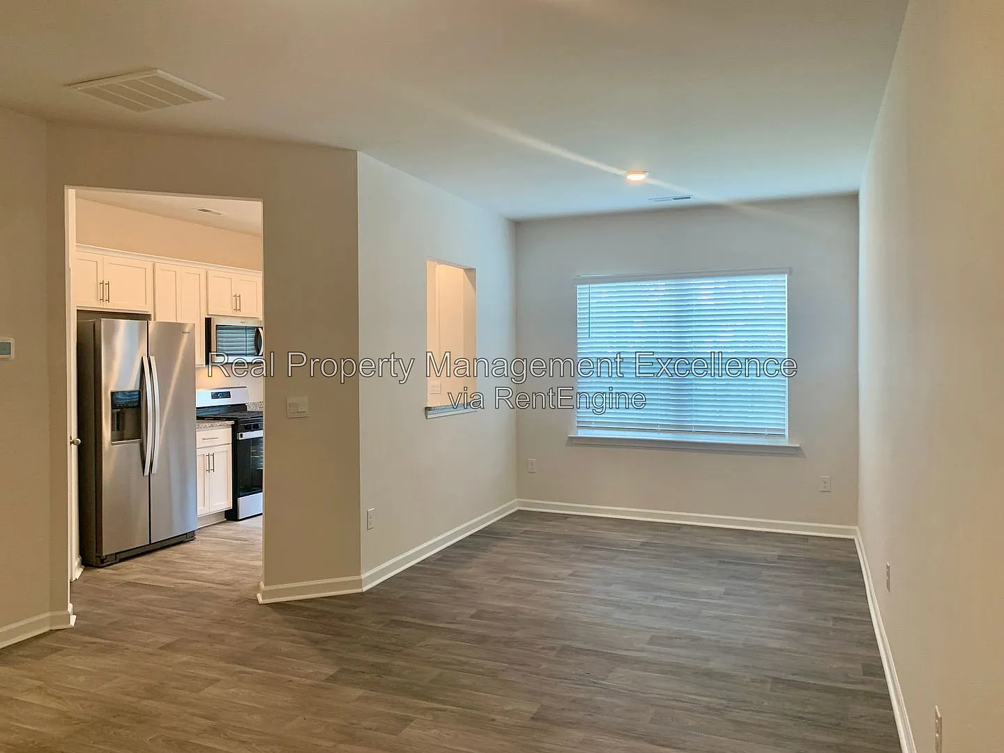3 bed, 2.5 bath, 1416 sqft, $1,700 — Photo 4