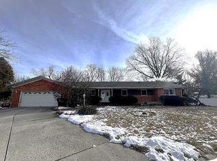 12 Thomas Dr, Normal, IL 61761