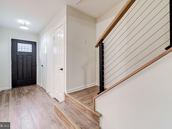 3rd image of 6403 Seven Oaks Dr