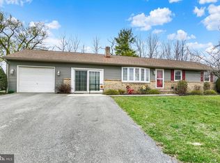 15 Shennys Dr, York, PA 17408