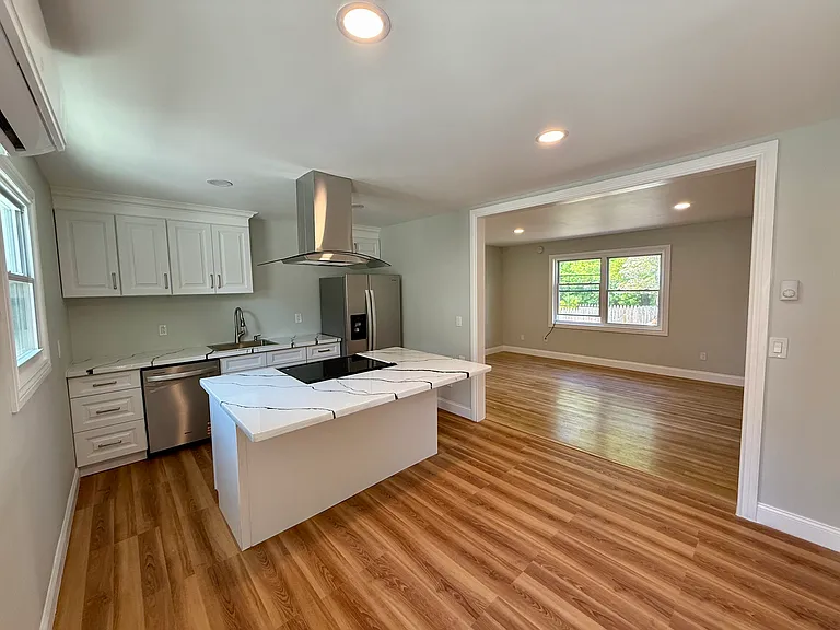 10 Elmwood St #12 — Photo 12