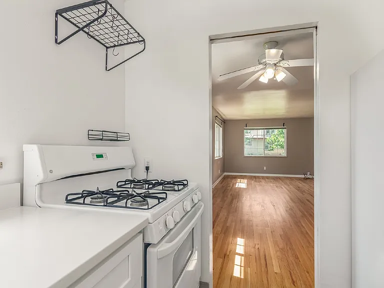 1385 S Grant St — Photo 11
