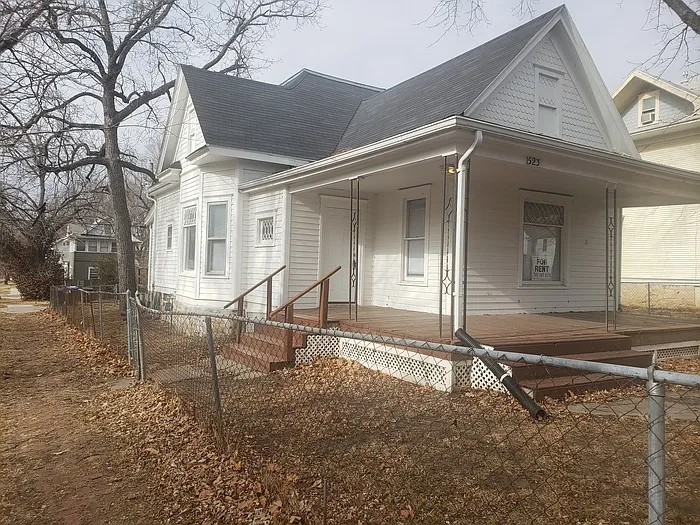 1523 SW Western Ave — Photo 1