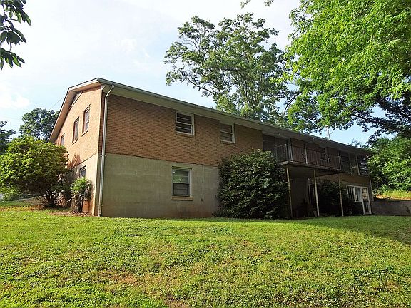 3rd image of 42 Knollwood Dr