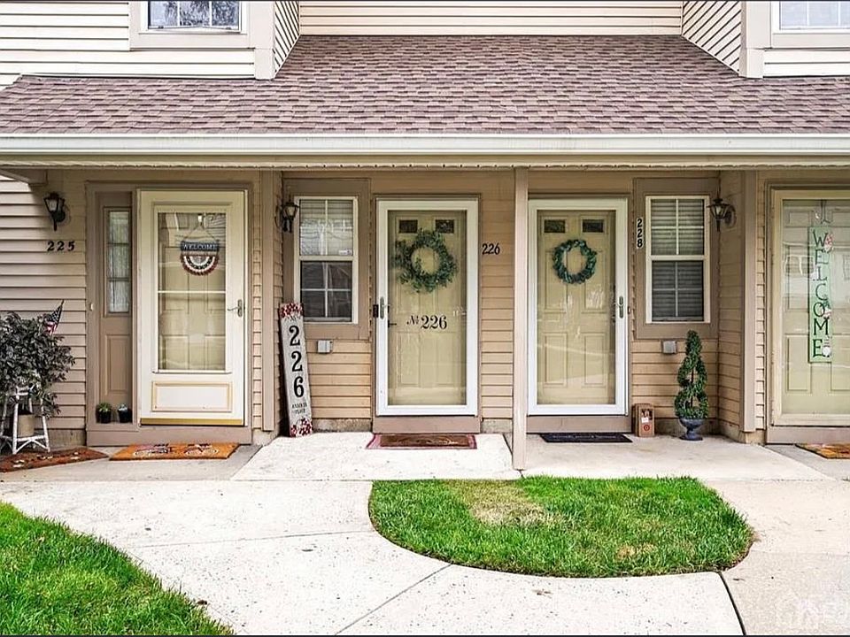1st image of 226 Andover Pl #226