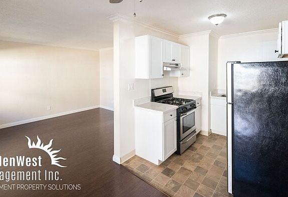 3rd image of 141 D Ave