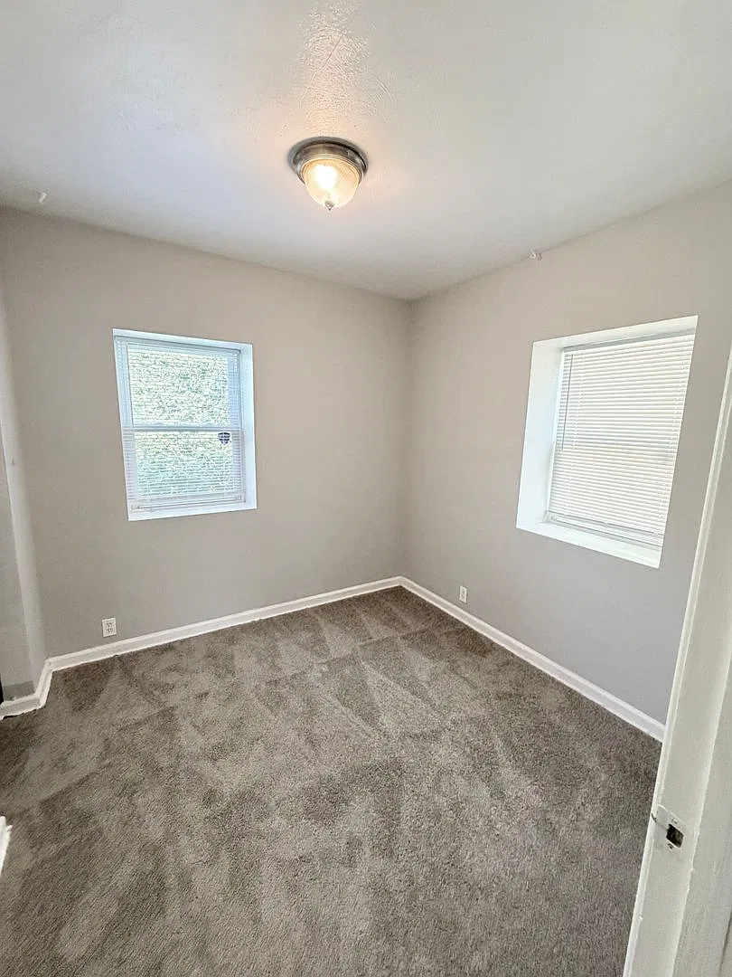 743 N Kiger Rd — Photo 4