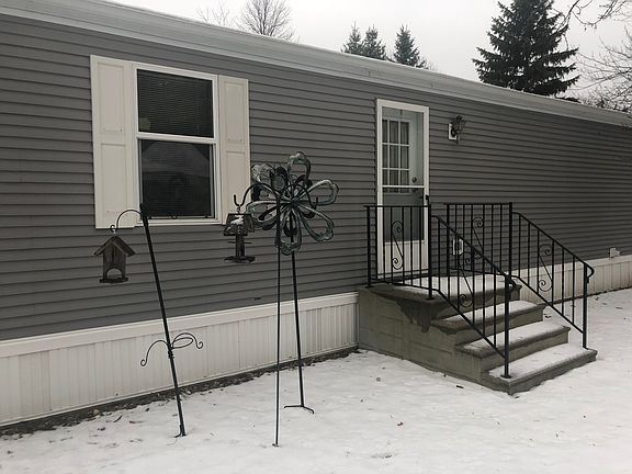 2nd image of 60 Five Oaks Dr