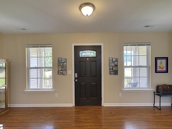 5th image of 109 Countryglen Ct