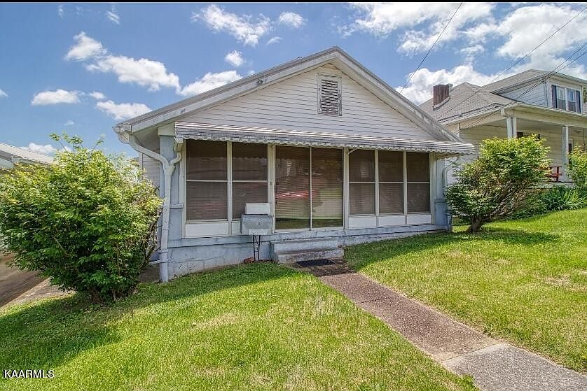 1st image of 506 W 4th Ave