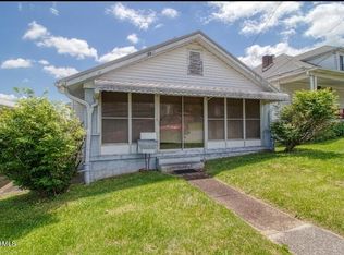 506 W 4th Ave, Lenoir City, TN 37771