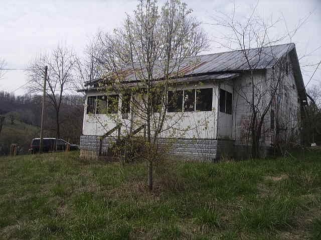 2nd image of 37 Little Creek Rd