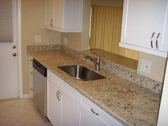 4th image of 14874 Wildflower Ln