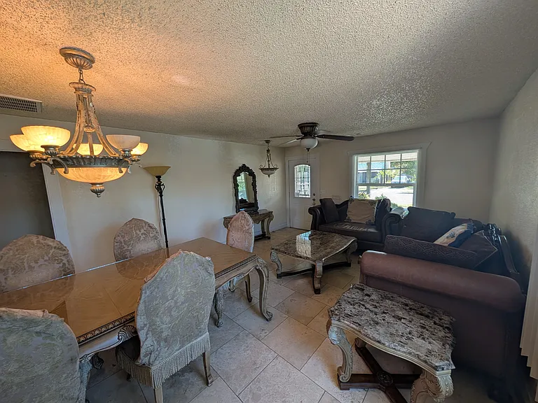 1330 N Arthur Ave — Photo 7