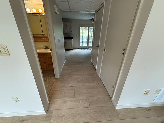 4th image of 323 Jasper Dr
