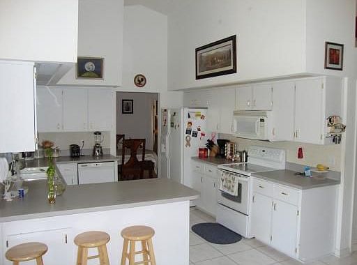 2nd image of 2025 Urbana Ave