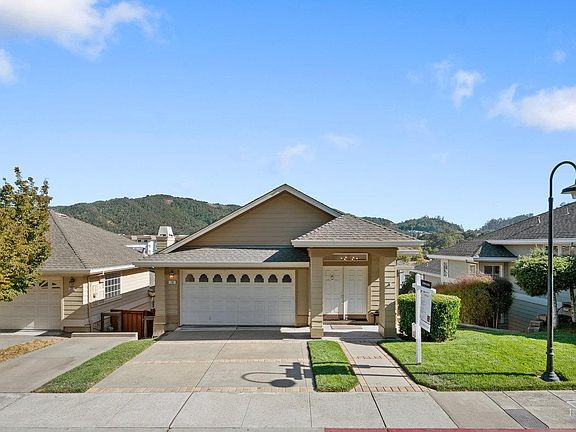 4th image of 79 Vista Marin Drive