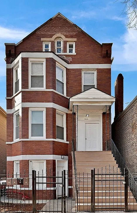 2 bed, 700 sqft, $1,400 — Photo 1