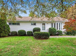 304 Wellington Rd, Webster, NY 14580