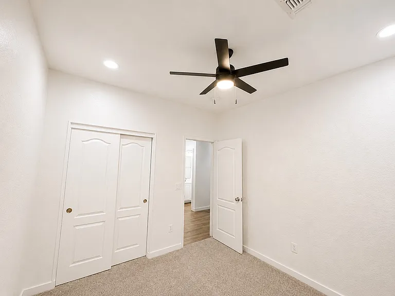15238 W Custer Ln — Photo 20