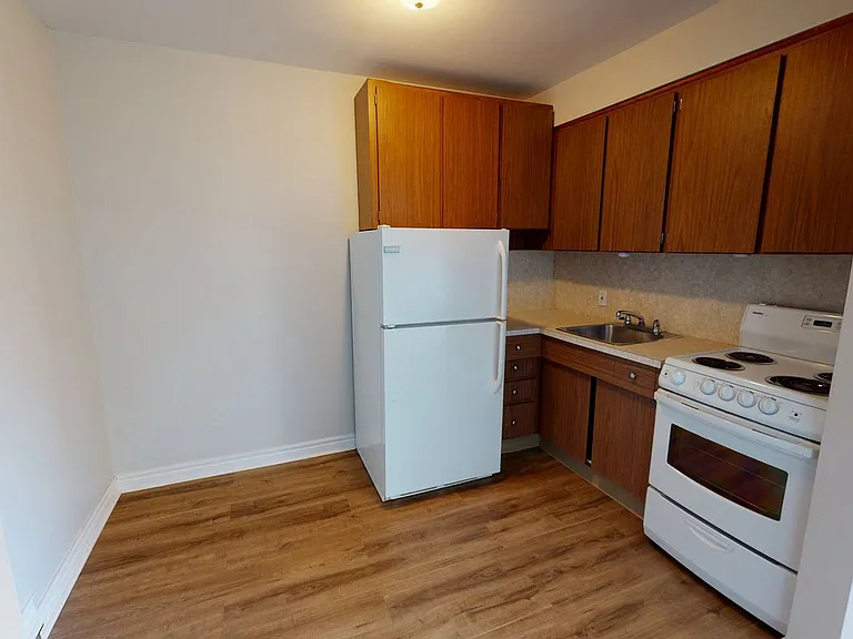 6380 Wyandotte St E — Photo 2