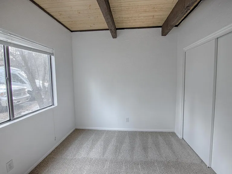 2820 Park Cir #33 — Photo 8