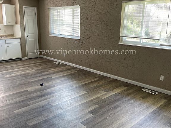 5th image of 8428 Jacklin Ave