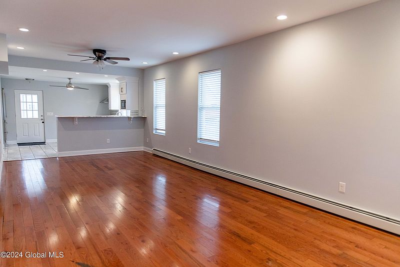3rd image of 118 Van Schaick Avenue
