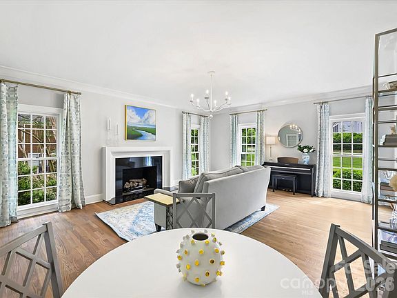 5th image of 4017 Moorland Dr