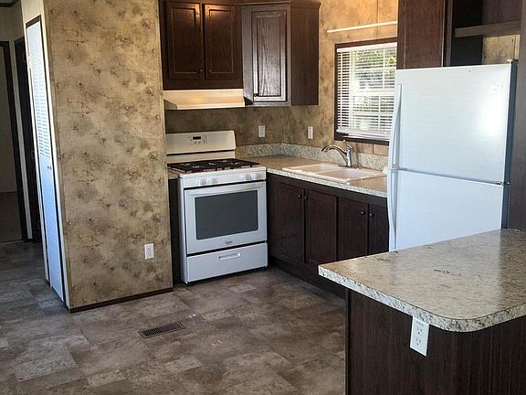 5th image of 12 Valley View Ct