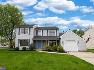 14 Hemlock Dr, Blackwood, NJ 08012