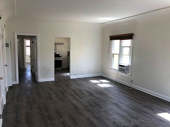 4th image of 7007 Willoughby Ave