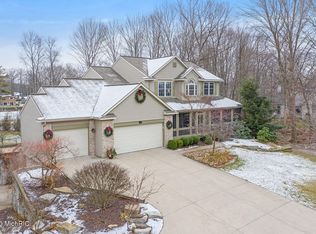 18044 Hammond Bay St, Spring Lake, MI 49456