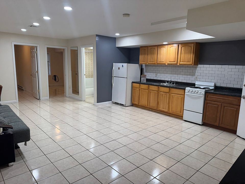 1st image of 52 Belmont Ave #1