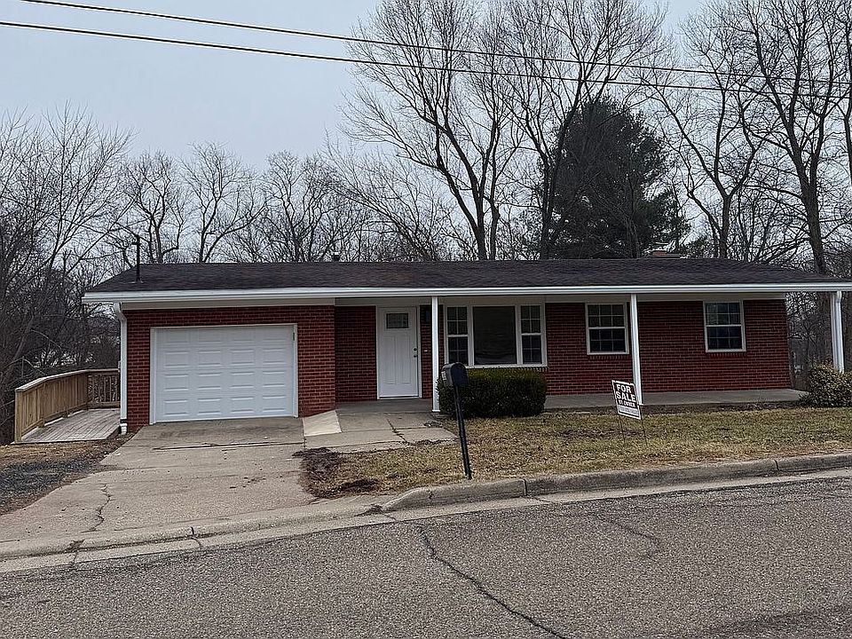 1st image of 205 Edgewood Dr
